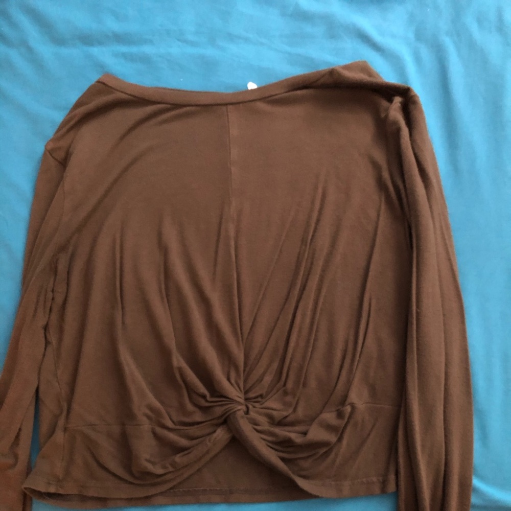 green long sleeve tee